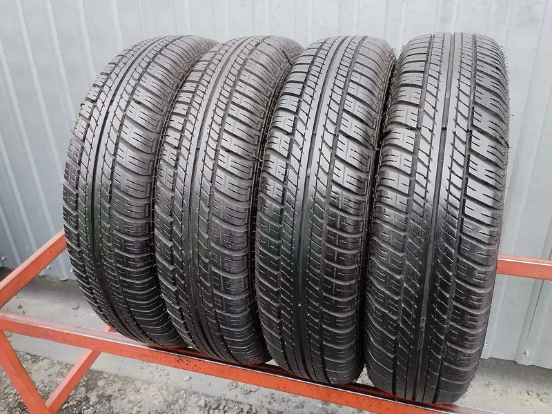 Комплект б/у шин 145/80 R13 Dunlop SP 10