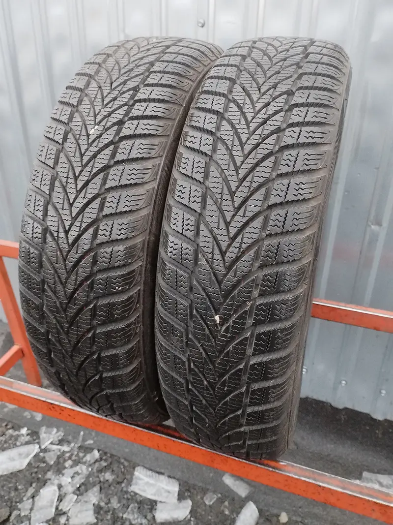 Пара б/у шин 155/60 R15 Maxxis Presa Snow