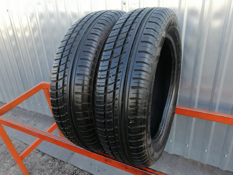 Пара б/у шин 155/65 R14 Avon ZT5