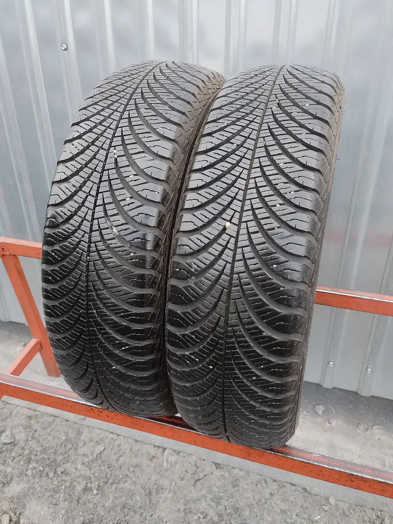 Пара б/у шин 155/65 R14 Goodyear Vector 4Seasons Gen-2