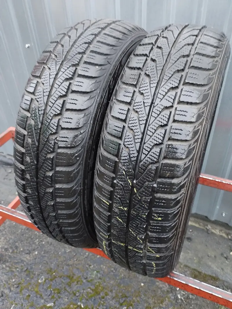 Пара б/у шин 165/65 R15 Toyo Vario V2+