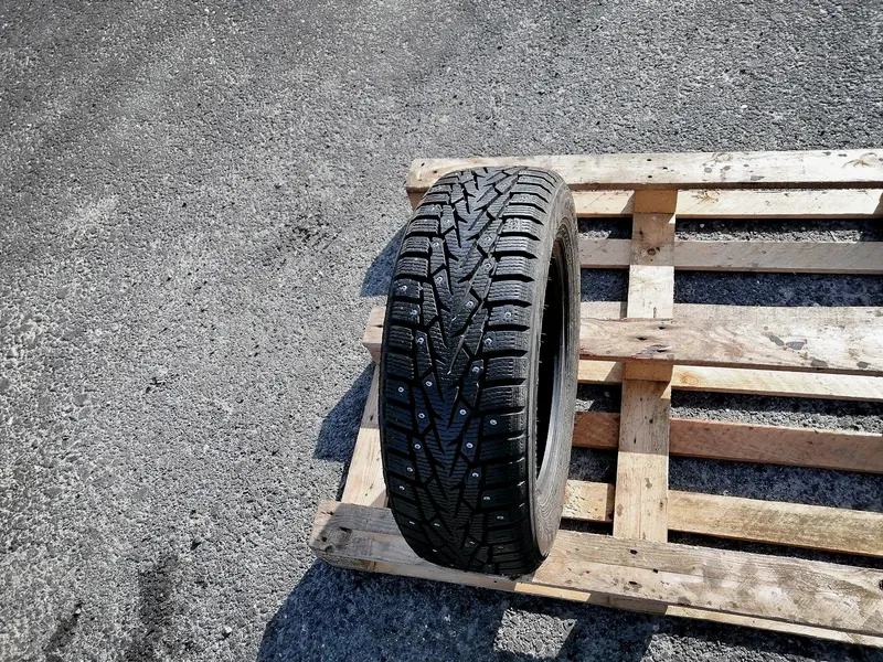 Б/у шина 175/65 R14 Nokian Hakkapeliitta 7