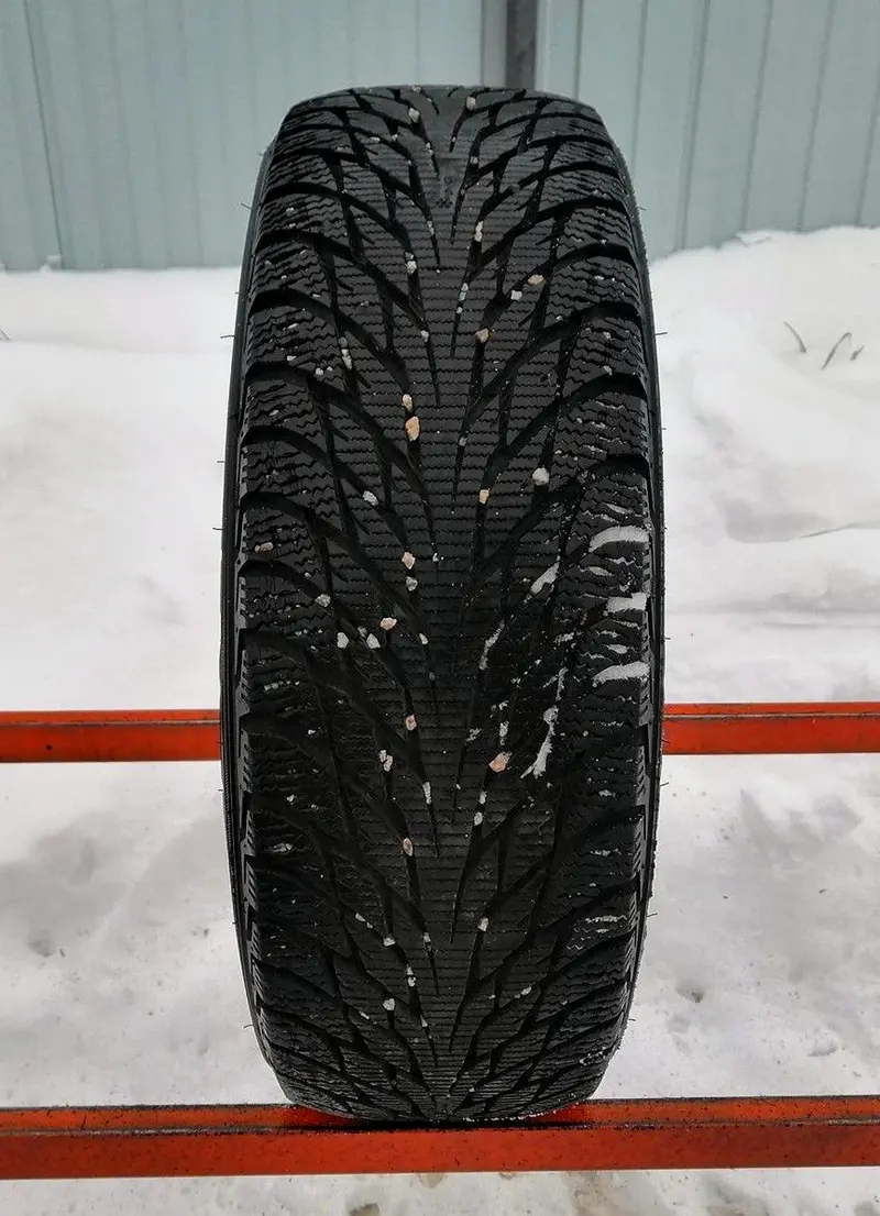 Б/у шина 175/65 R14 Nokian Hakkapeliitta R2