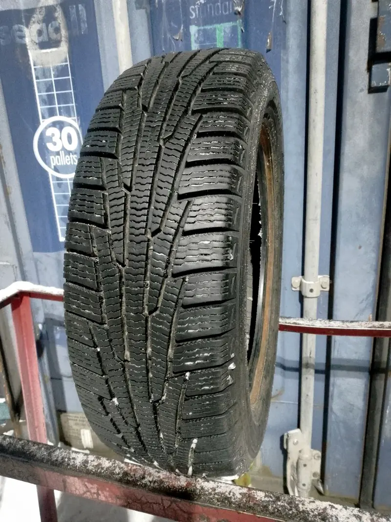 Б/у шина 175/65 R14 Nokian Hakkapeliitta R