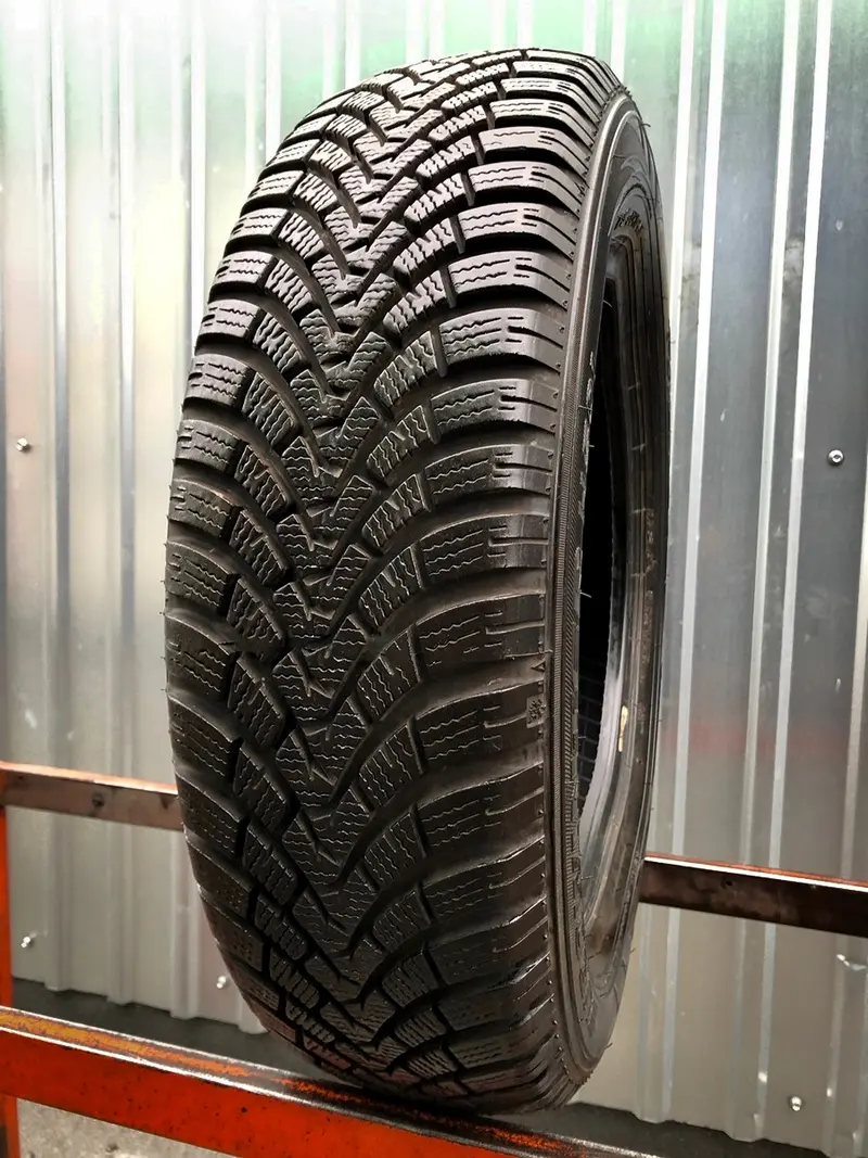 Б/у шина 175/65 R15 Falken Eurowinter HS01