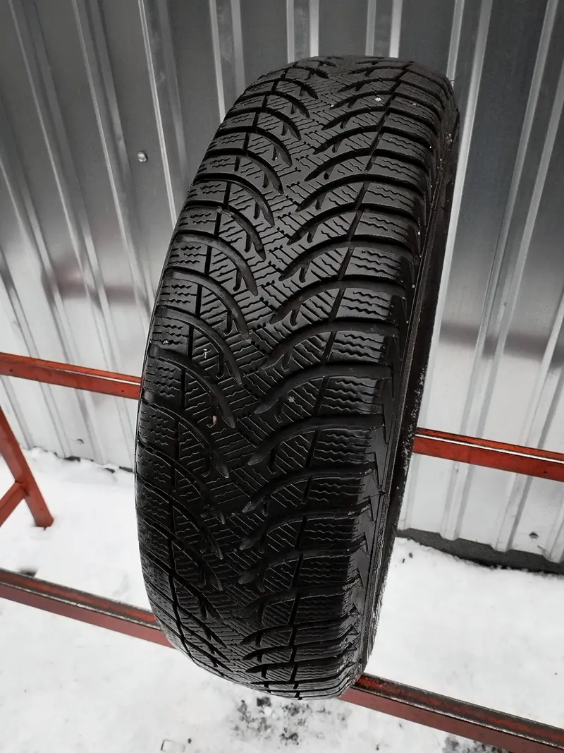 Б/у шина 175/65 R15 Michelin Alpin A4