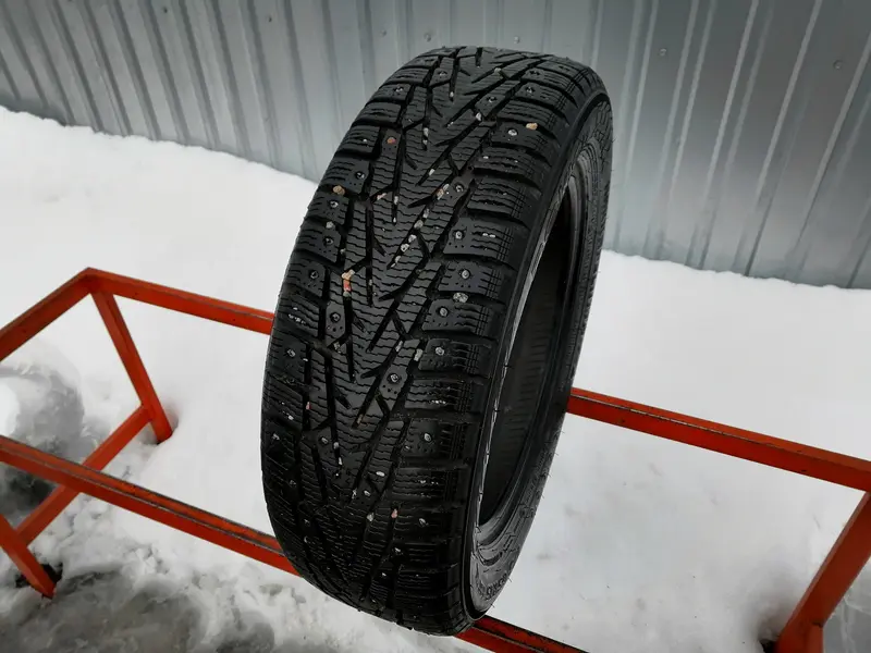 Б/у шина 175/65 R15 Nokian Hakkapeliitta 7
