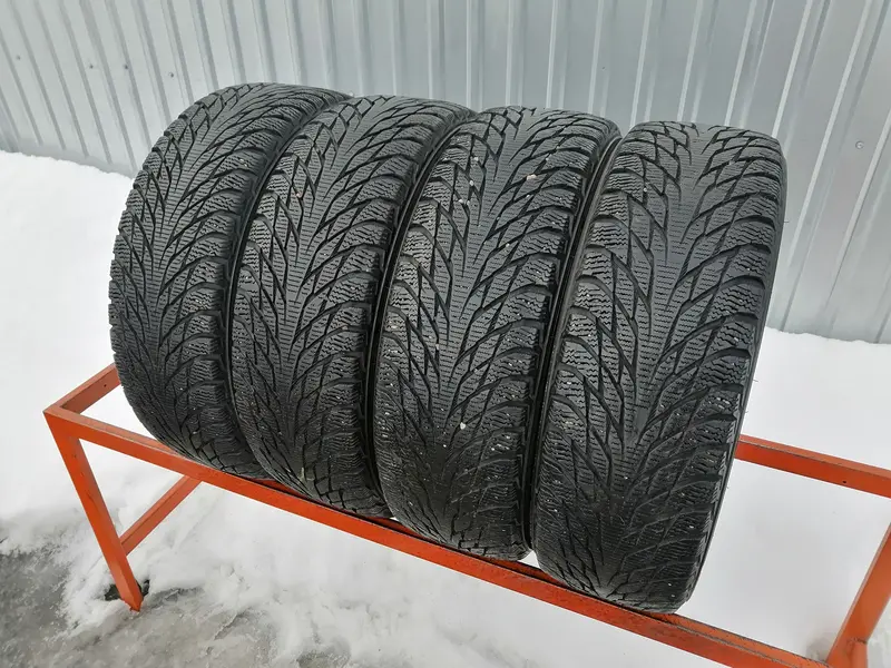 Комплект б/у шин 175/65 R15 Nokian Hakkapeliitta R2