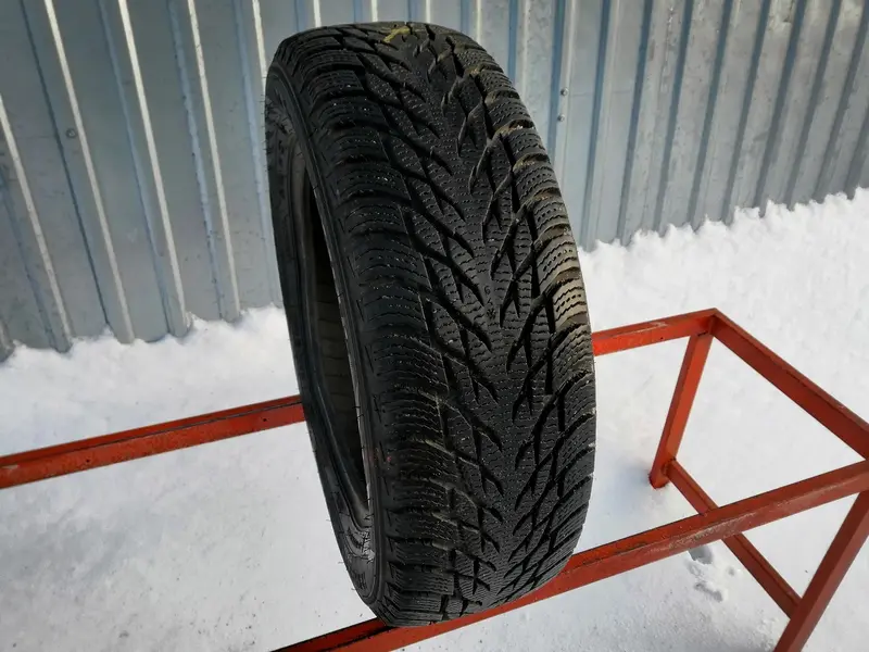 Б/у шина 175/65 R15 Nokian Hakkapeliitta R3