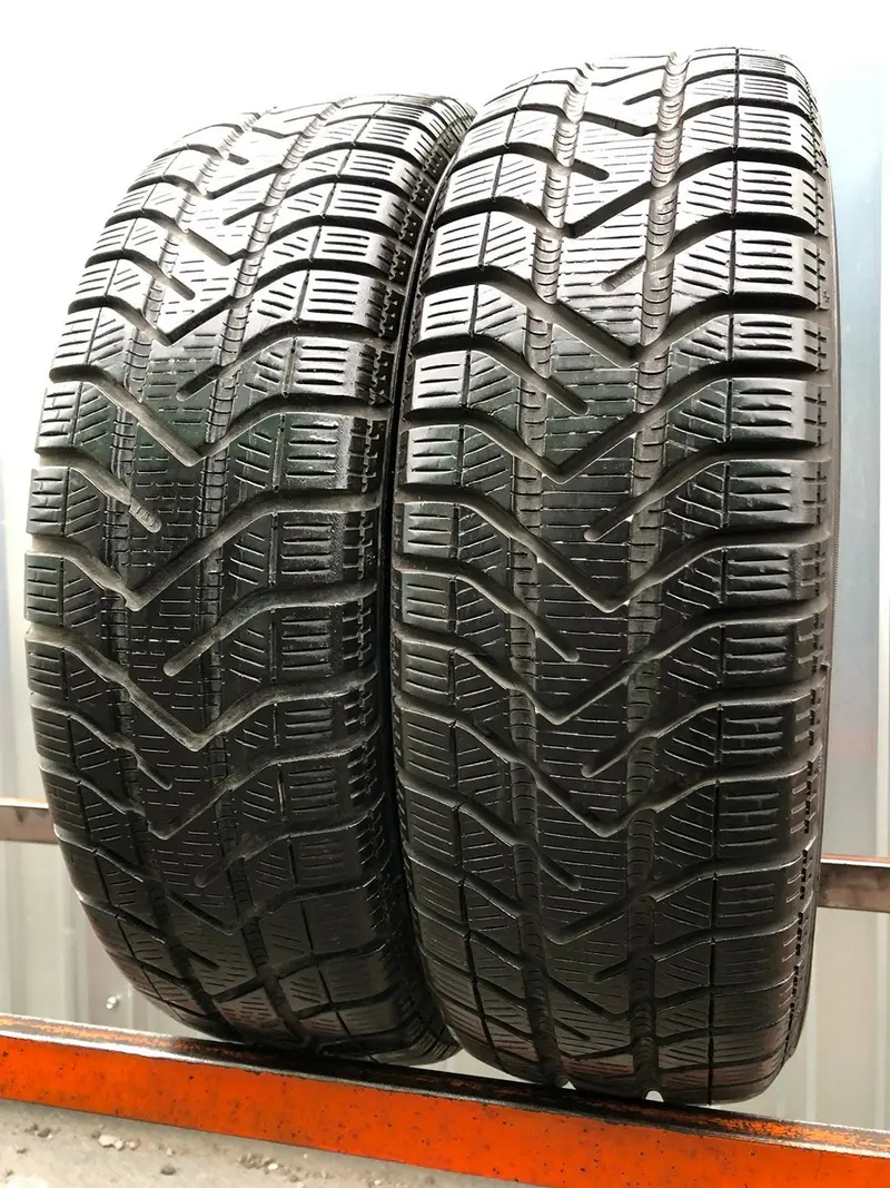 Пара б/у шин 175/65 R15 Pirelli Winter 190 Snowcontrol 3