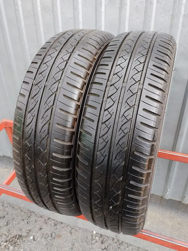 Пара б/у шин 175/65 R15 Yokohama A.Drive AA01