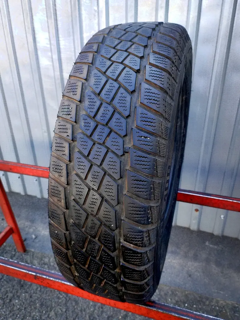Б/у шина 175/70 R13 Pneumant P M+S 100