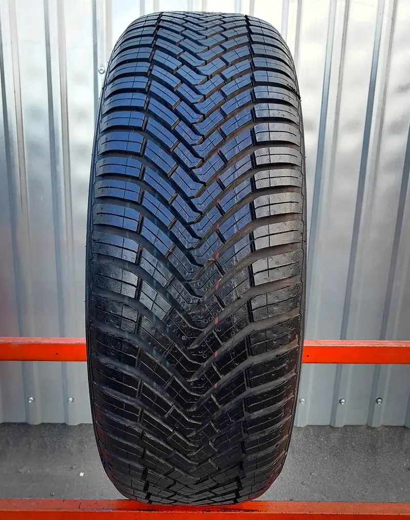 Б/у шина 185/55 R15 Continental AllSeasonContact