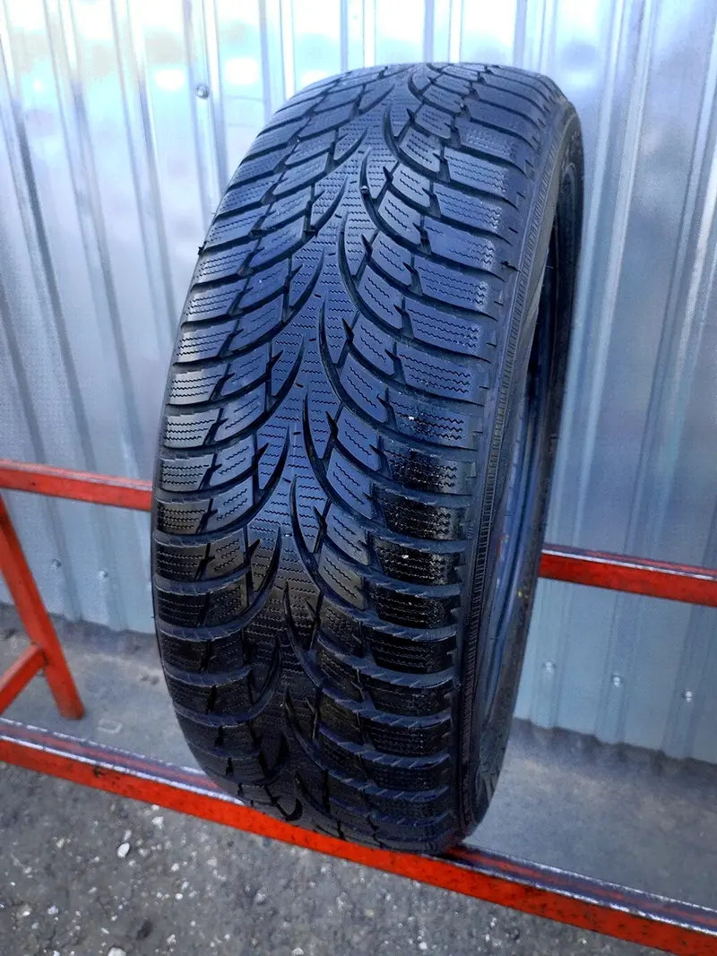 Б/у шина 185/55 R15 Nokian WR D3
