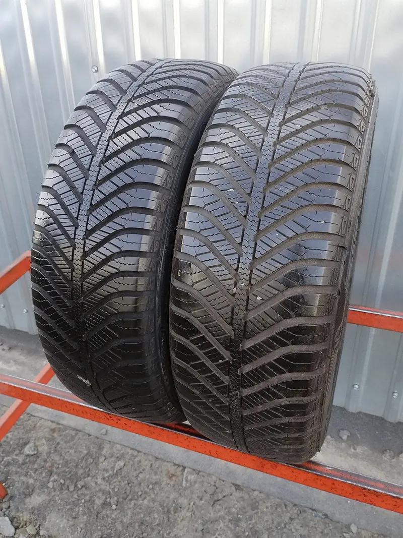 Пара б/у шин 185/60 R14 Goodyear Vector 4Seasons