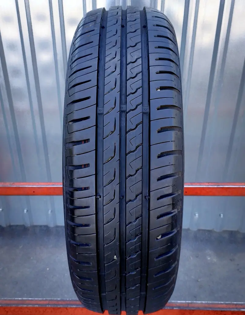 Б/у шина 185/60 R15 Barum Bravuris 5HM