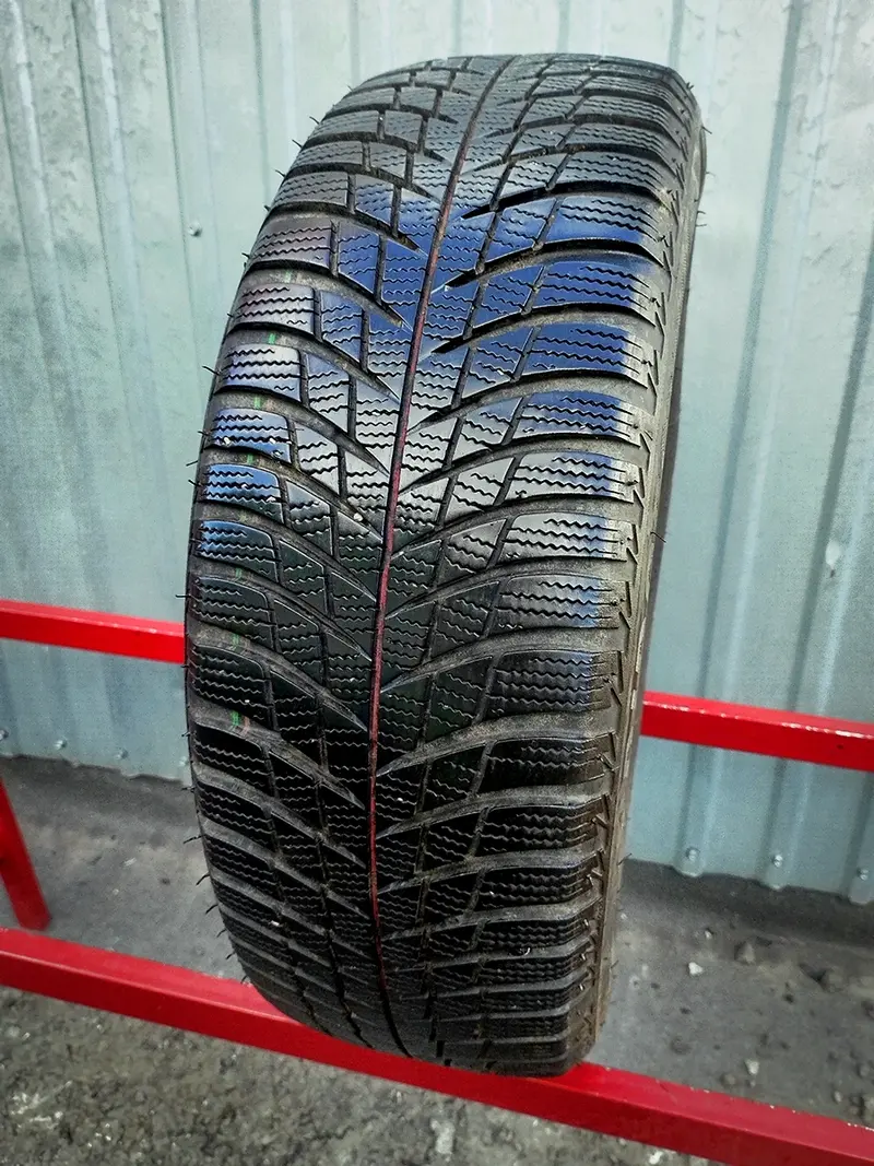 Б/у шина 185/60 R15 Bridgestone Blizzak LM-001