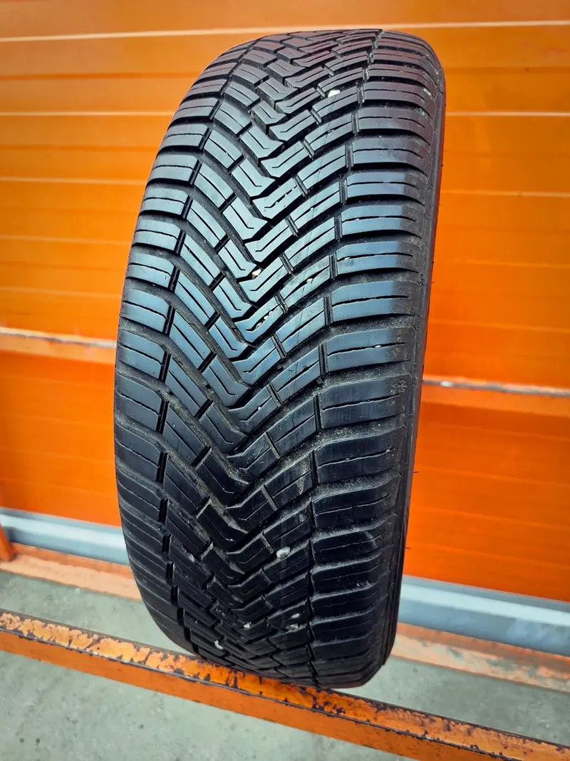 Б/у шина 185/60 R15 Continental AllSeasonContact