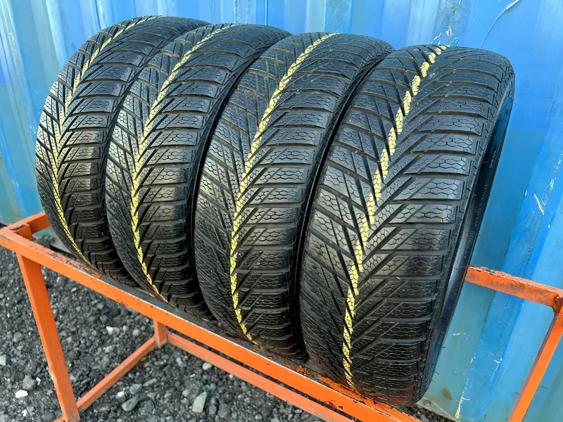 Комплект б/у шин 185/60 R15 Continental ContiWinterContact TS 800
