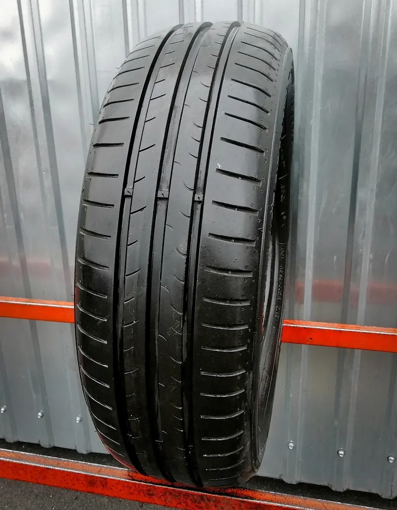 Б/у шина 185/60 R15 Dunlop SP Sport BluResponse