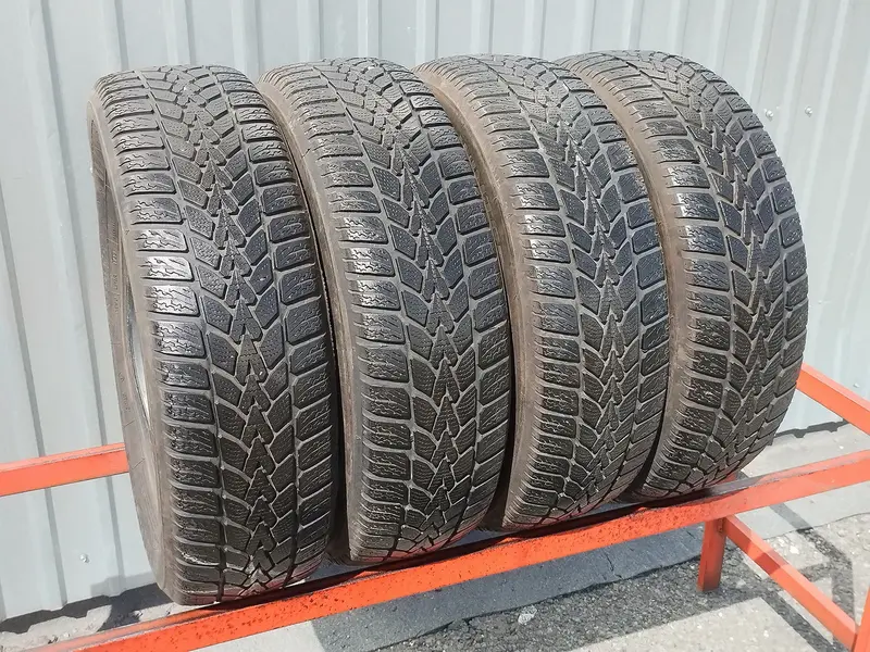 Комплект б/у шин 185/60 R15 Dunlop SP Winter Response 2