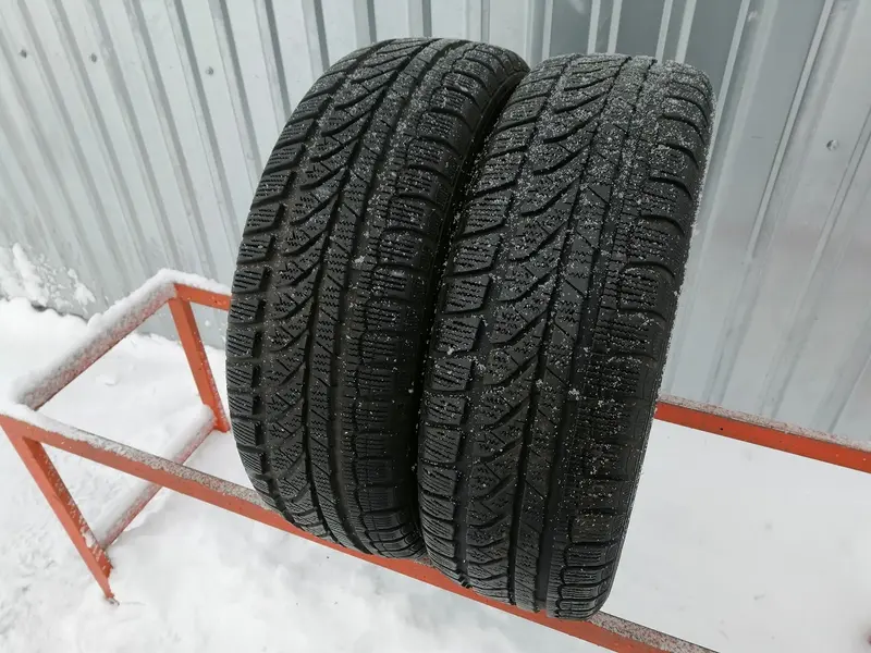 Пара б/у шин 185/60 R15 Dunlop SP Winter Response