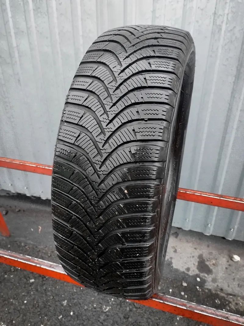 Б/у шина 185/60 R15 Hankook Winter I*cept RS2 W452