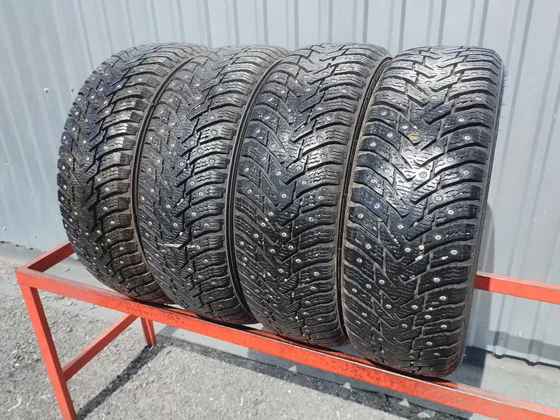 Комплект б/у шин 185/60 R15 Nokian Hakkapeliitta 8