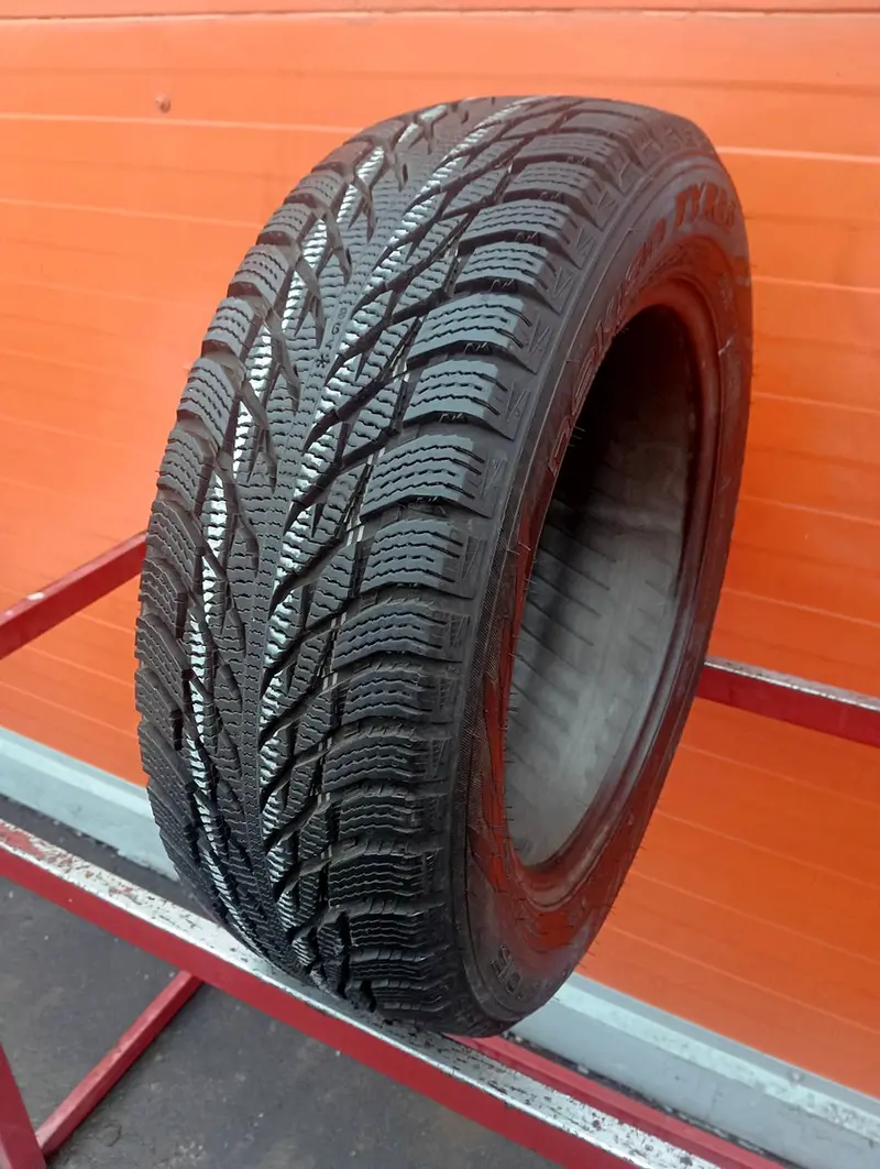 Б/у шина 185/60 R15 Nokian Hakkapeliitta R3