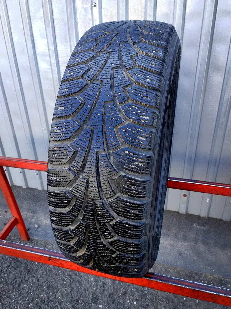 Б/у шина 185/60 R15 Nokian Hakkapeliitta RSi