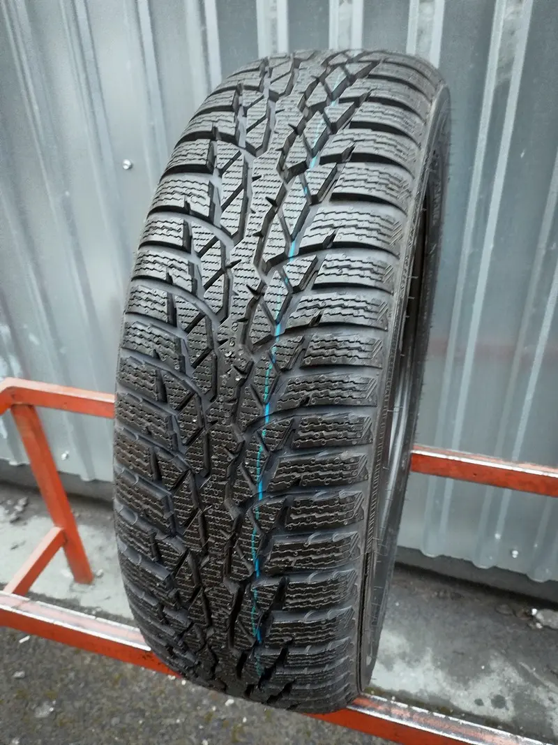 Б/у шина 185/60 R15 Nokian WR D4