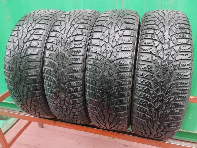 Комплект б/у шин 185/60 R15 Nokian WR D4, фото 1