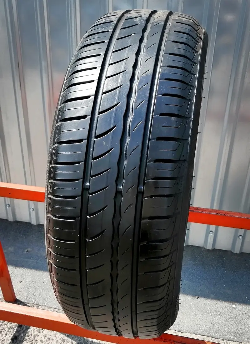 Б/у шина 185/60 R15 Pirelli P 1 Cinturato