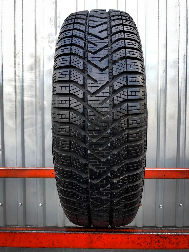 Б/у шина 185/60 R15 Pirelli Winter 190 Snowcontrol 3, фото 1