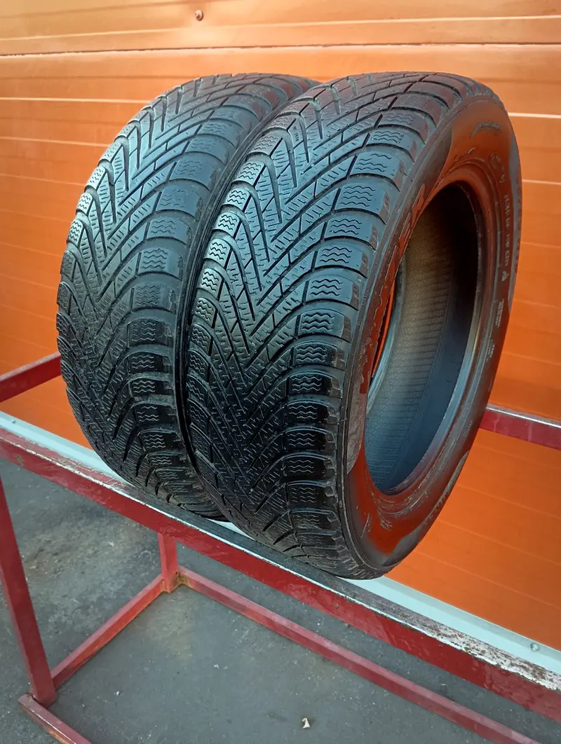 Пара б/у шин 185/60 R15 Pirelli Winter Cinturato