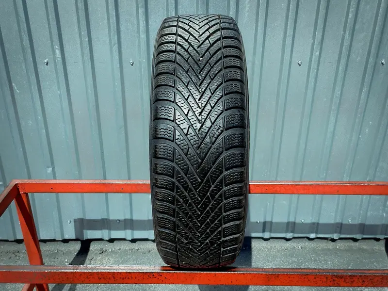 Б/у шина 185/60 R15 Pirelli Winter Cinturato