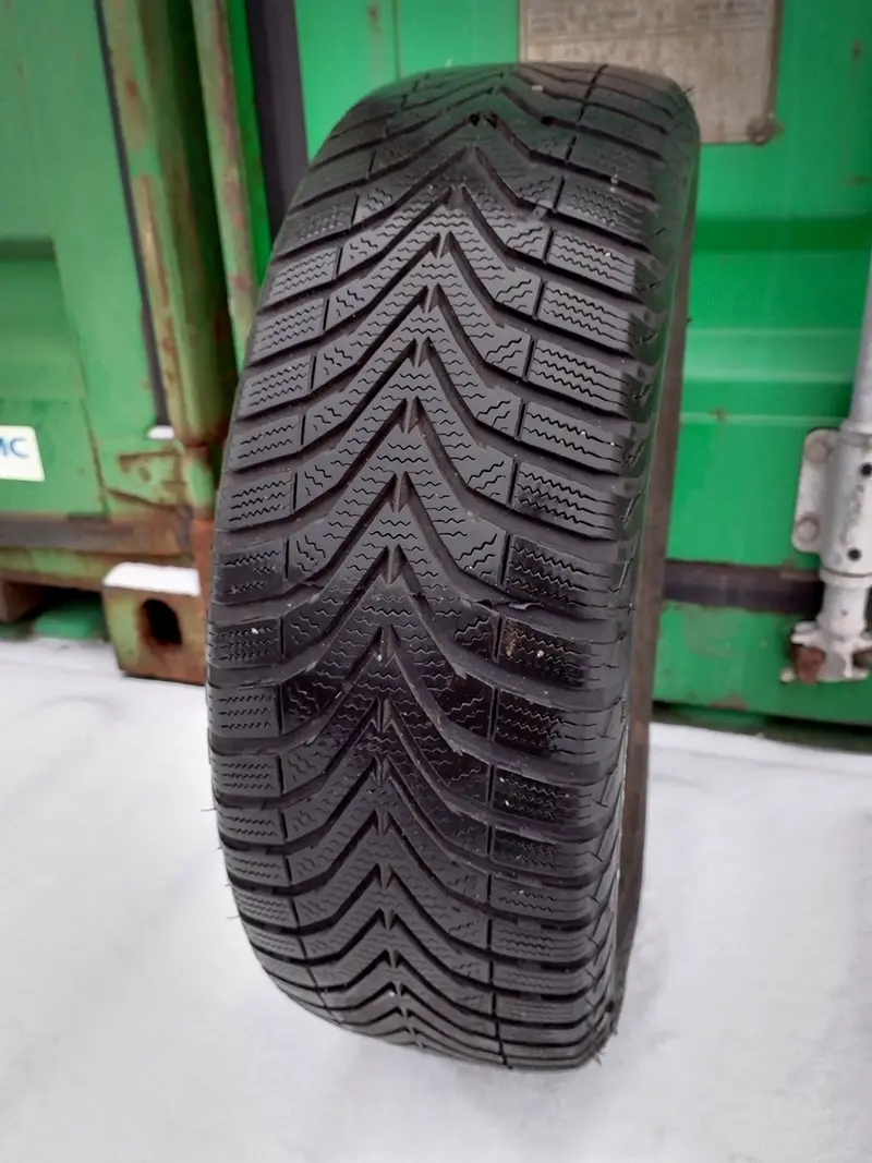 Б/у шина 185/60 R15 Vredestein Snowtrac 5