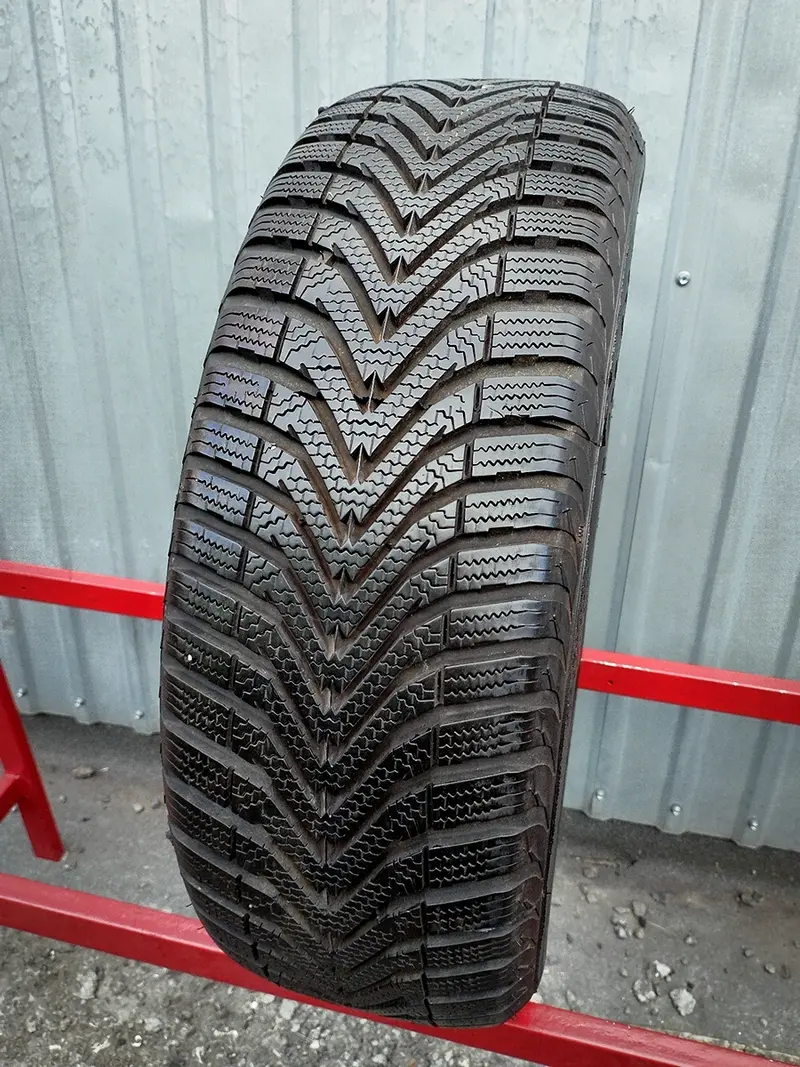 Б/у шина 185/60 R15 Vredestein Snowtrac 5