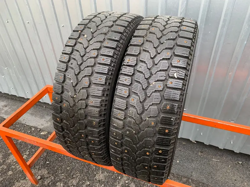 Пара б/у шин 185/60 R15 Yokohama Ice Guard F700 Z