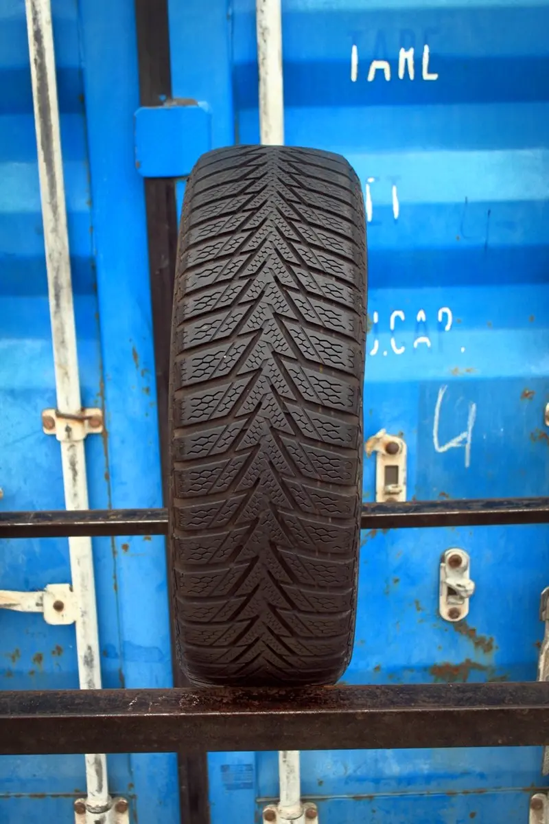 Б/у шина 185/65 R14 Continental ContiWinterContact TS 800