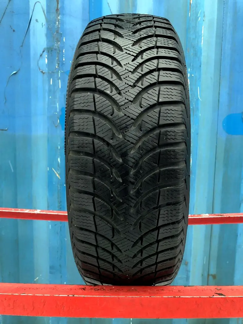 Б/у шина 185/65 R15 Michelin Alpin A4
