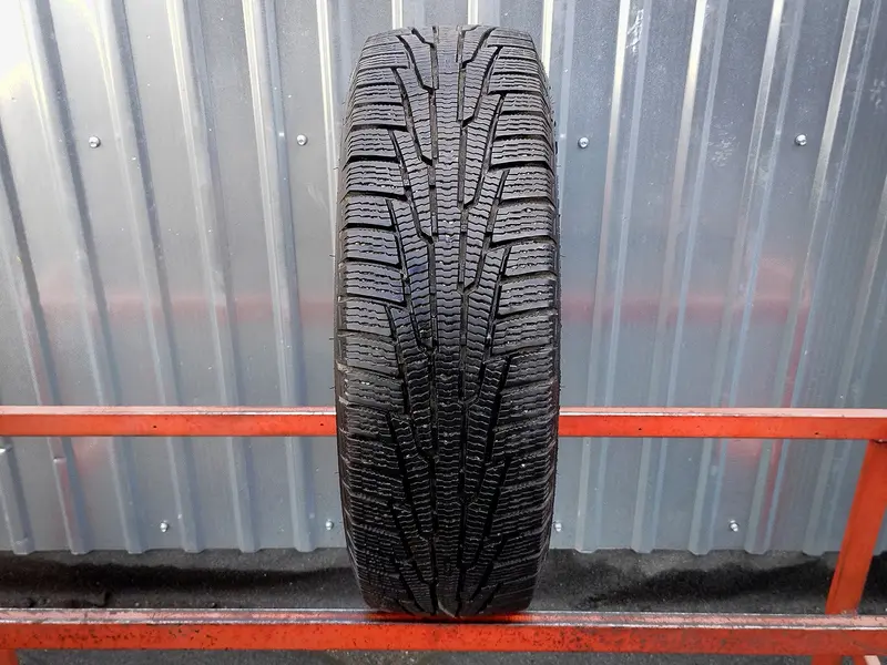 Б/у шина 185/65 R15 Nokian Hakkapeliitta R