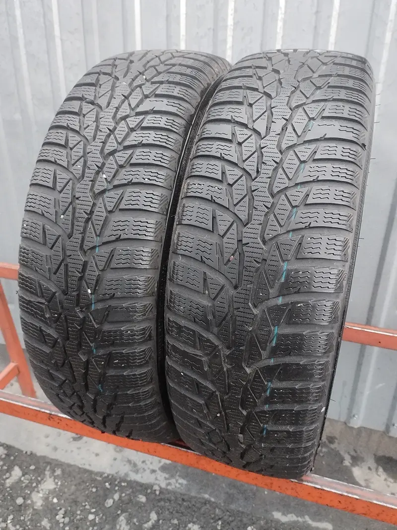 Пара б/у шин 185/65 R15 Nokian WR D4