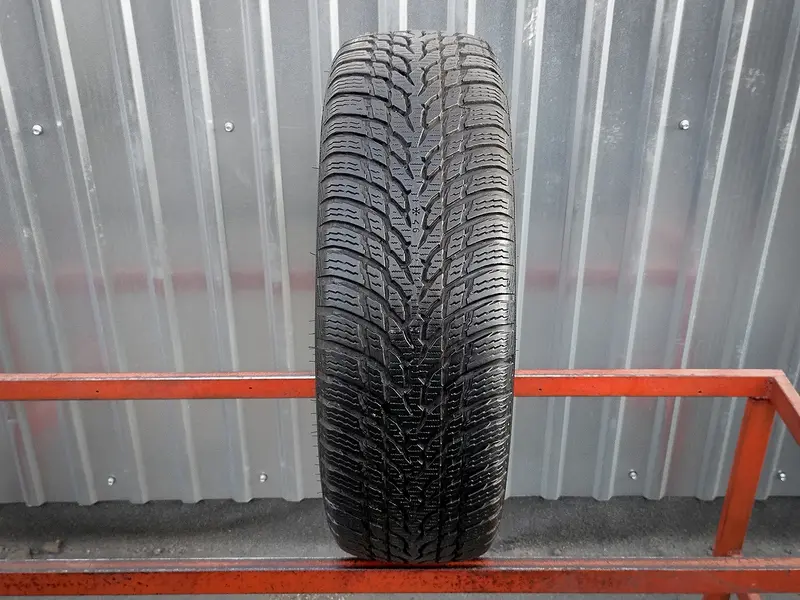 Б/у шина 185/65 R15 Nokian WR Snowproof