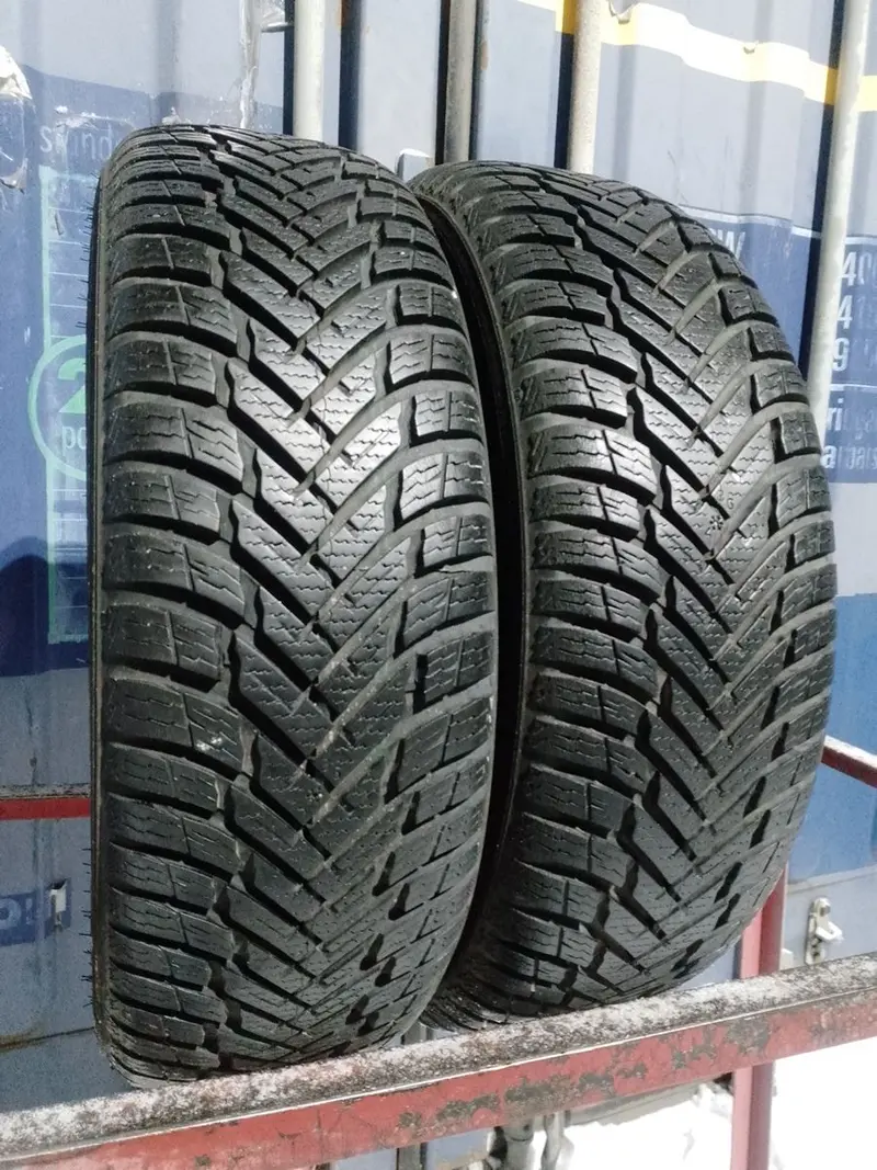 Пара б/у шин 185/65 R15 Nokian Weatherproof