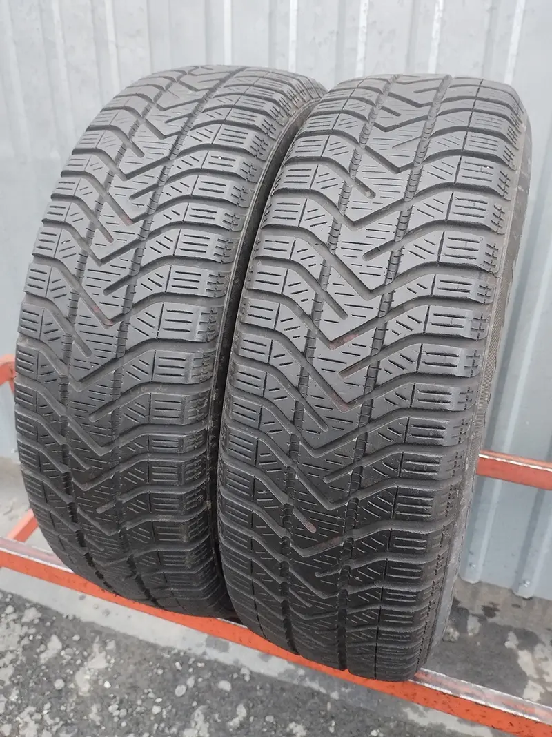Пара б/у шин 185/65 R15 Pirelli Winter 190 Snowcontrol 3