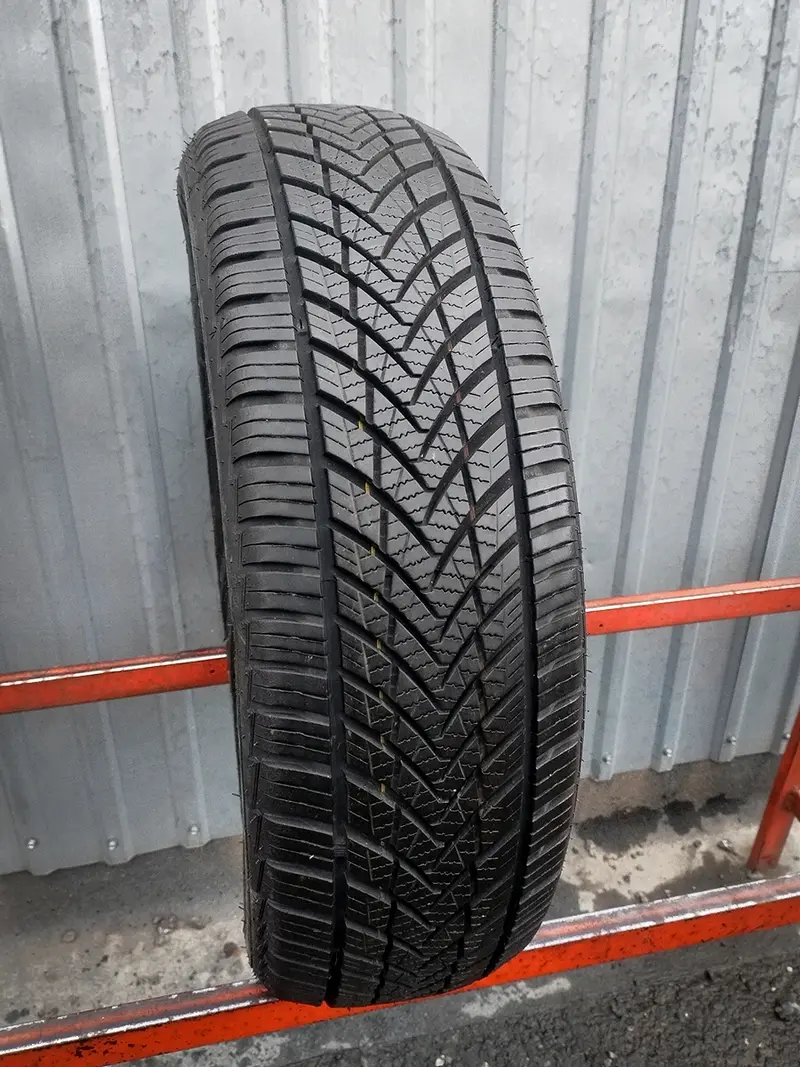 Б/у шина 185/65 R15 Rotalla Setula 4-Season RA03