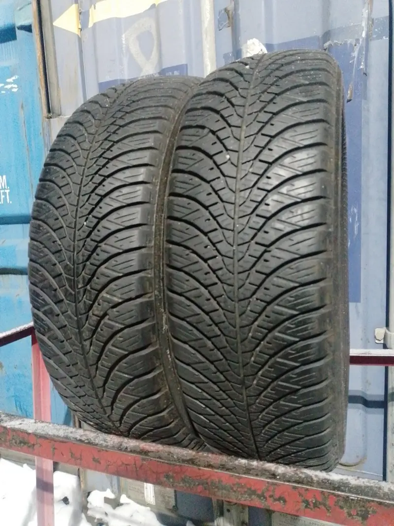 Пара б/у шин 185/65 R15 Yokohama BluEarth-4S AW21
