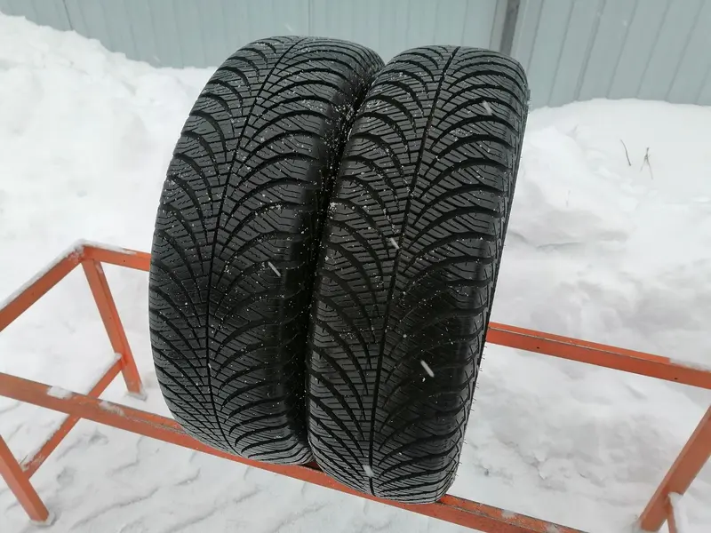Пара б/у шин 185/70 R14 Goodyear Vector 4Seasons Gen-2