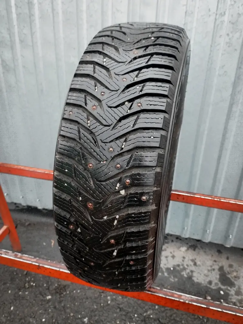 Б/у шина 185/70 R14 Kumho WinterCraft Ice WI31